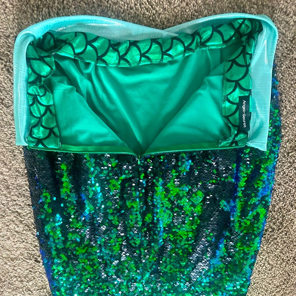 Sequins Mermaid Tail Skirt - Women’s - Picture 9 of 16